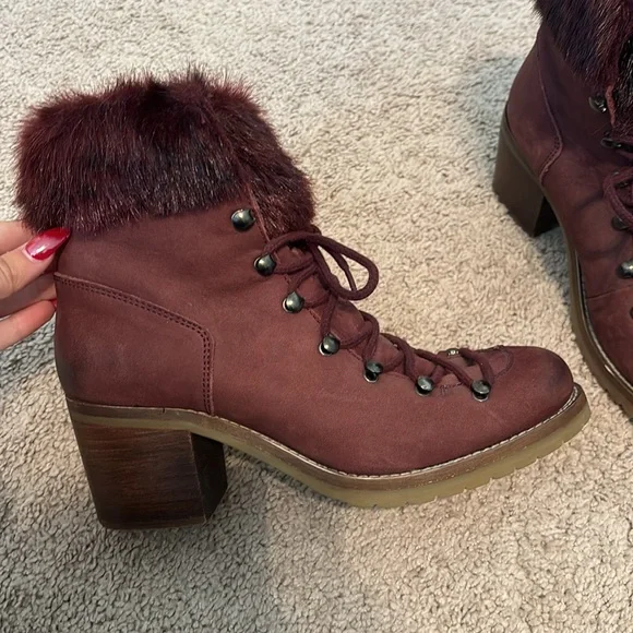 Steve Madden Huck Burgundy Leather Faux Fur Lace-Up Boots - Picture 4 of 8